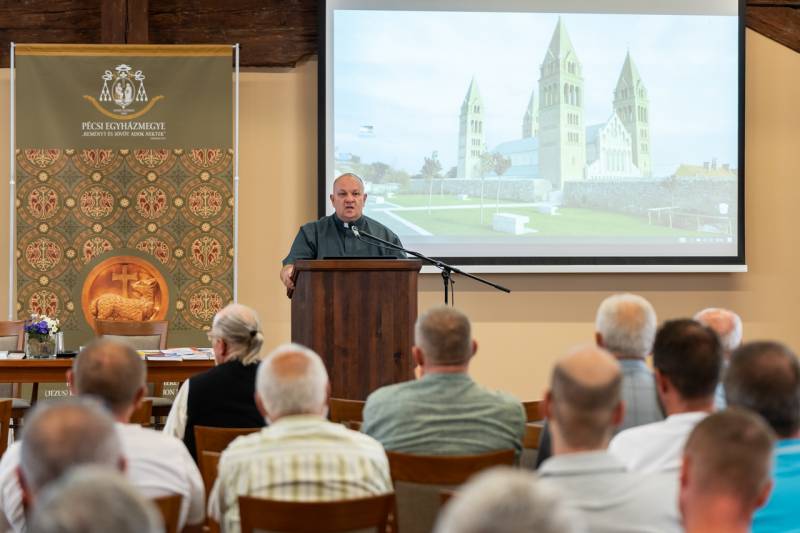 Ferfitalalkozo Pecs szept_15.jpg